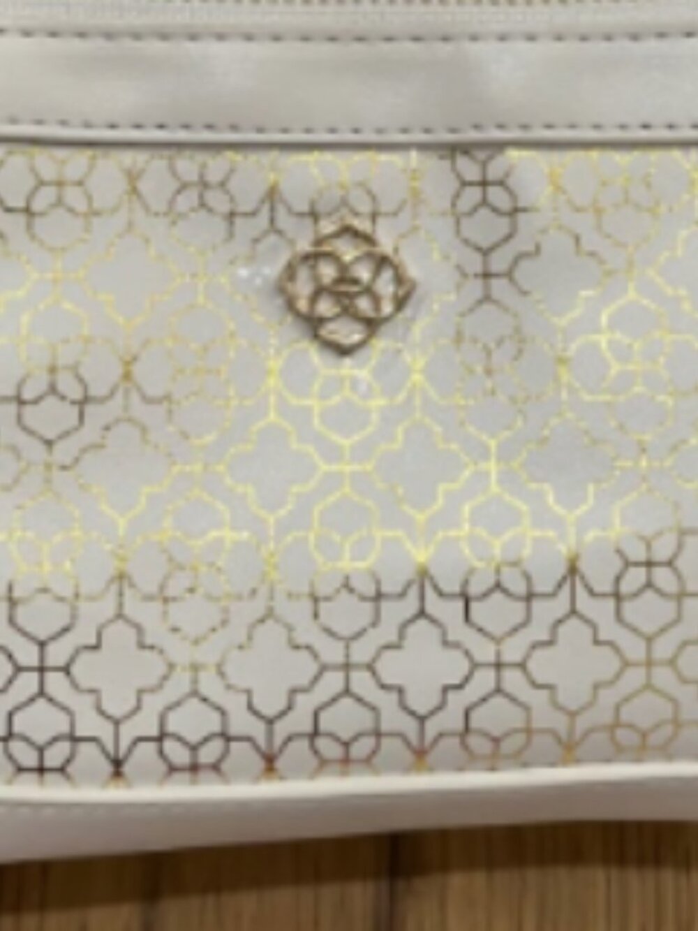 NWT Kendra Scott 2Piece Cosmetic Bag Set in White/Gold Design - Picture 7 of 11